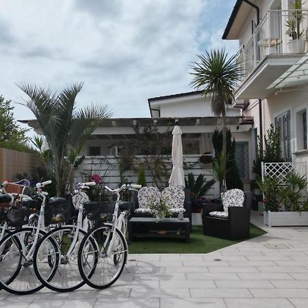 La Brise Hotel Marina di Pietrasanta Exterior foto
